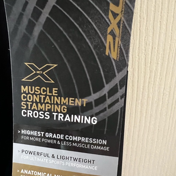 NWT size L mens 2XU compression tights - Picture 3 of 3